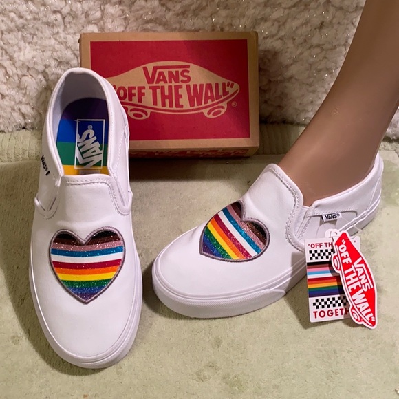 Vans Shoes - 🎉HP🌟5/18 VANS ASHER RAINBOW 🌈 SLIP-ON SNEAKERS